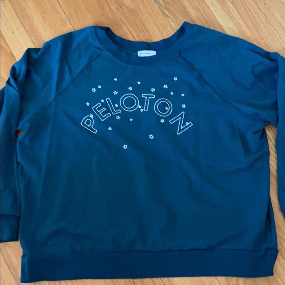 Women’s Peloton sweatshirt. Size XL.